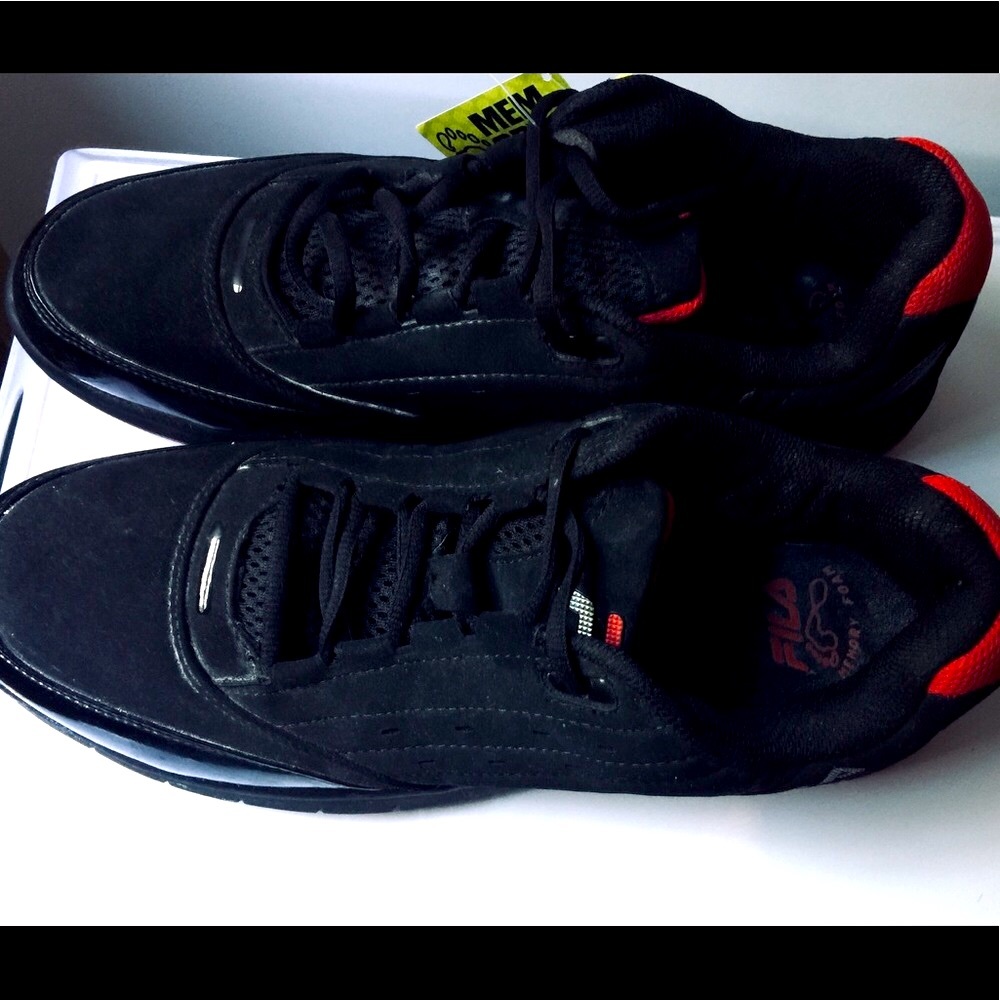 Men’s Fila Size 13 Black Red Memory Foam Sneakers